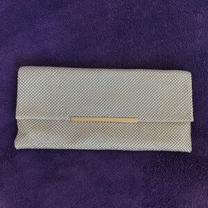 Stunning 🤩 gold clutch purse pouch 🎁